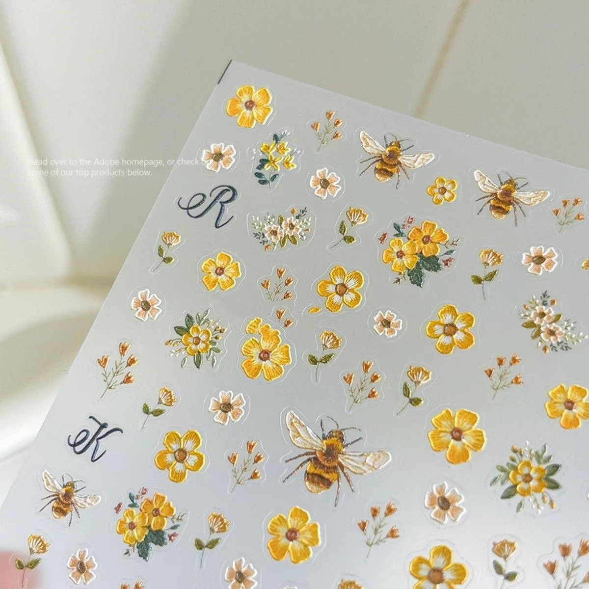 Viral Floral Bee Nail Art Stic - مراجعة Nail Art Viral وسعره